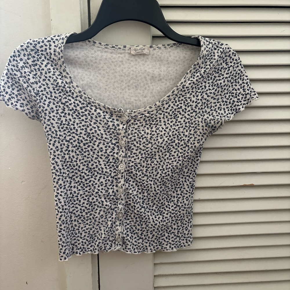 Brandy Melville Black and White Floral Crop Top